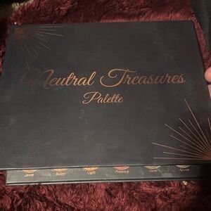 DISCONTINUED BRAND makeup maniacs Eyeshadow Palette